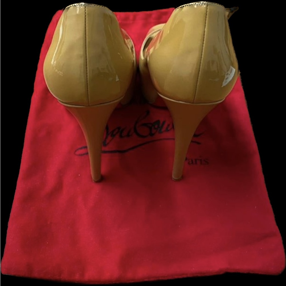 Christian Louboutin - Picture 4 of 7